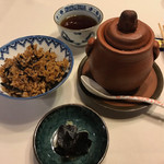 はづ木 - 炊き込みご飯と鳥骨鶏のスープ