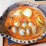 大戸屋 - 広島産かきとホタテのキムチ鍋