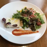 COLK  - ランチコースから… 前菜☆帆立と枝豆のテリーヌ＆桜海老の春色サラダ自家製ドレッシング 