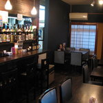 Inase - 黒を基調とした落ち着いた店内