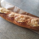 ベーカリー ラボ - 食パンがなくフランスパンで妥協‥‥