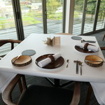 MAISON LAFITE - インテリアは木を多く使って