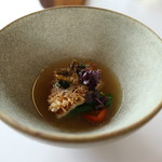 MAISON LAFITE - 金崎アマダイ、沢庵酢漬け、たんぽぽ、アマダイブイヨンとトマト酸味