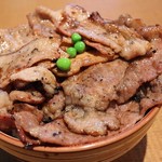 炭焼き豚丼 和とん - 豚丼近影
