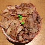 炭焼き豚丼 和とん - 上から