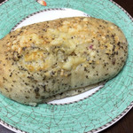 バジルとチーズのパン