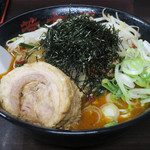 旨辛タンメン 荒木屋 - 台湾ラーメン900円、チャーシュー100円