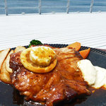 BEACH-BUM - カジキ鮪の尾身ステーキ　ガーリックバター＆醤油味　１４００円　（ライス　or　パン　付）