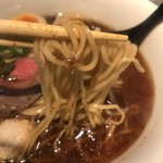 らーめん 鶏喰 - 特製 鶏と鰹の醤油  麺リフト