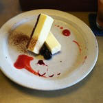 カフェ シロイロ - ホワイトチョコのチーズケーキ