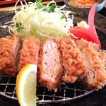Tonkatsu Katsuyuu - ロース肉が何層にも・・