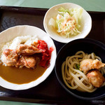 高松カントリー倶楽部 - フライドチキンカレーと唐揚げぶっかけ冷とサラダ