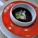 アトリウム - [料理] アーモンドミルクのブランマンジェ 洋梨添え カシス風味ソース ①