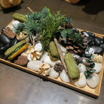 sincere - プチフール：マカデミアナッツ 抹茶のエクレア バルサミコとマーマレードのチョコレート