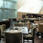 アトリウム - [内観] 店内 テーブル席 ②