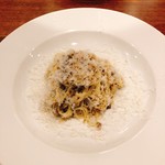 リストランテ ハナタニ - 椎茸とマッシュルームの手打ちパスタ