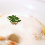 ピアッティ カステリーナ - ロワール産ホワイトアスパラガスの焦がしバターソース