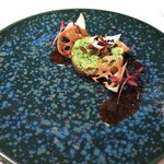 ピアッティ カステリーナ - 仔羊のロースト香草パン粉焼き　新玉葱とデュカスパイス風味のクスクス