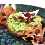 ピアッティ カステリーナ - 仔羊のロースト香草パン粉焼き　新玉葱とデュカスパイス風味のクスクス