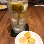 鉄板中華 青山シャンウェイ - 無農薬生レモンサワー