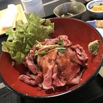 まるはち - 熟成黒毛和牛ローストビーフ