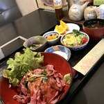 Maruhachi - 熟成黒毛和牛ローストビーフ丼ランチ １５８０円 数量限定！