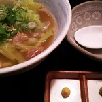 長生庵 - 春キャベツたっぷり近江牛の牛筋煮込み