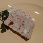 チャコール クッキング ツクバ マイス - いちごと響（ウイスキー）のセミフレッド