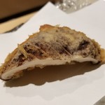 にい留 - (19)原木椎茸
      椎茸はどこの天麩羅屋でもありますが、こちらの椎茸は別次元。
      オーソドックスなものを頂くとその凄さを実感します。