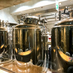 Ottotto BREWERY - 店の入口横にある醸造設備