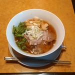 Mim Min - 醤油湯麺（醤油ラーメン）