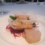 ほたて貝と山芋の梅肉と紅麹炒め