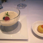 周中菜房 白金亭 - 豆乳の杏仁豆腐アロエ添え　日替わりの甘い点心と共に