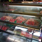 かしわや - お肉のショーケース