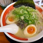 ラーメン食堂　麺道場 - とんこつらーめん煮卵トッピング。ラーメン食堂麺道場安城店(愛知県安城市)食彩品館.jp撮影