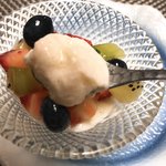 食べるお宿 浜の湯 - デザート 豆腐ムース 苺、キウイ、ブルーベリー