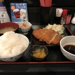 とりやしき - チキンカツ定食750円(2018.4.8)