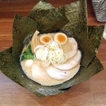 クリーミーTonkotsuラーメン 麺家神明 - 「神明スペシャル (1080円)」