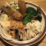 ハナカフェ - サラダバーは 細かくは  10種類以上置いてありました(^^)/