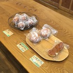 ジャンボくん - 料理写真:日曜日 午後3時25分 撮影☆
ほぼ完売。残りは ドーナツ3種類だけ でした。