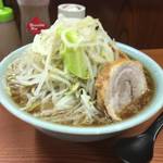 ラーメン二郎 - 麺少な目・野菜マシ・にんにく