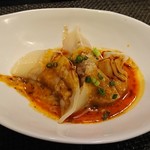 SEN YO - 四川風水餃子：胡麻ペースト・黒酢ダレ・自家製辣油