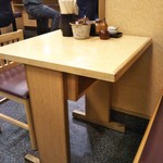 小諸そば - テーブル席(2018年4月6日撮影)