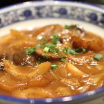 SEN YO - 干しナマコの焦がし葱煮込み