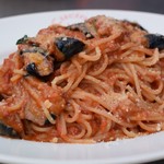 クッチーナ デル カンポ - 茄子とチーズのトマトパスタ　１６００円