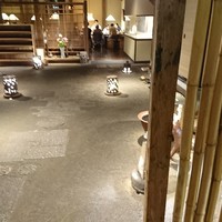 九つ井 玉川店 - 入ると土間の空間