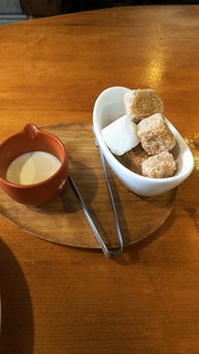 Hopi - 珈琲のミルクと砂糖
