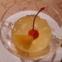 中国料理 南園 京王プラザホテル八王子店 - 何故か四品目に出てきたデザート　以上で最後になりますと言われ全部片付けられました　まぁ結局間違いでしたが