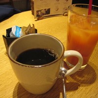 オービカ モッツァレラバー 横浜店 - コーヒー／ブラッドオレンジジュース