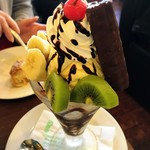 昔ながらの喫茶店友路有 - チョコレートパフェ